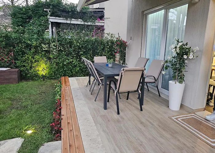 Gjiri Lalezit Swimming Pool Beach Villa