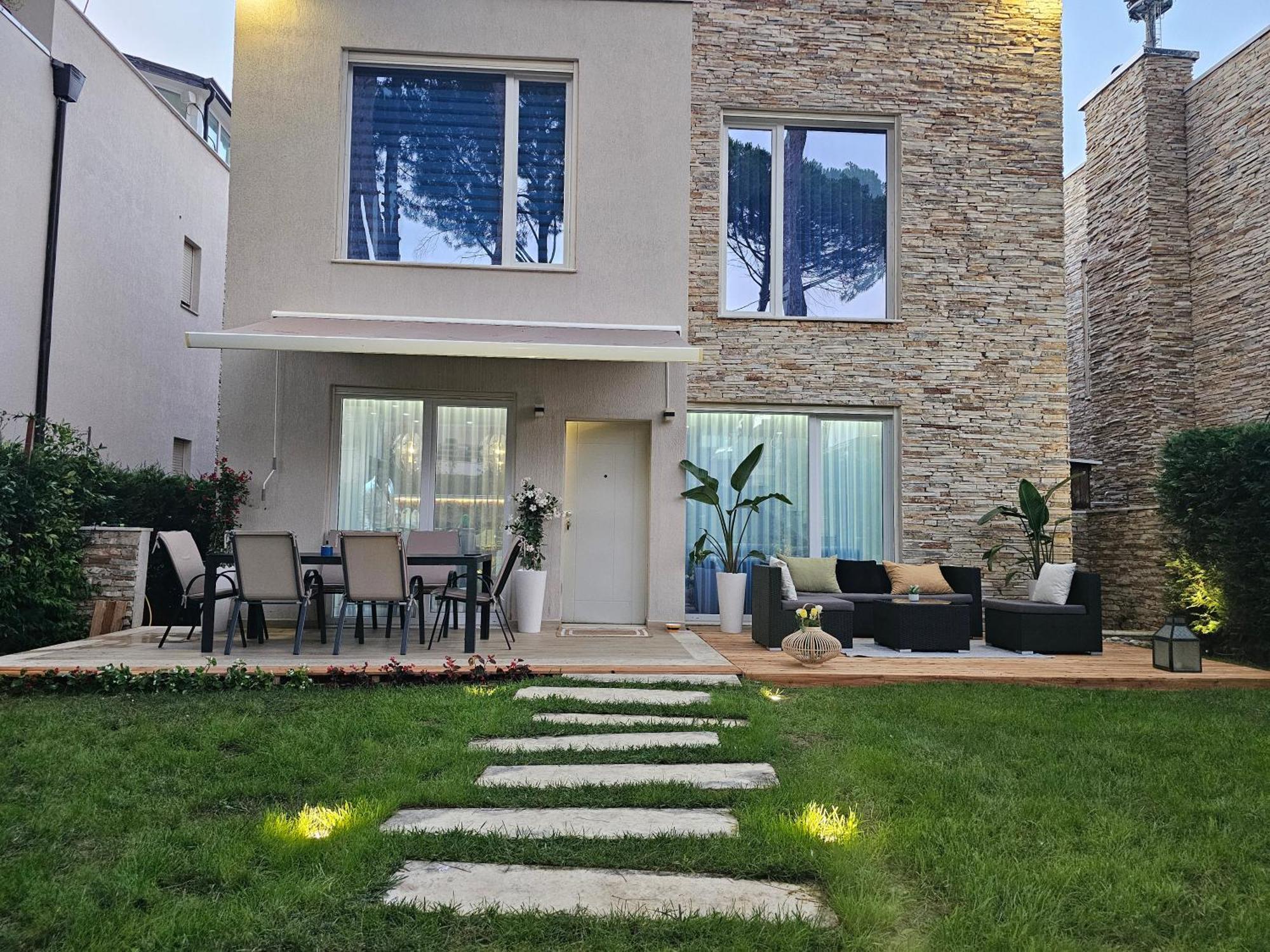 Gjiri Lalezit Swimming Pool Villa Lalez
