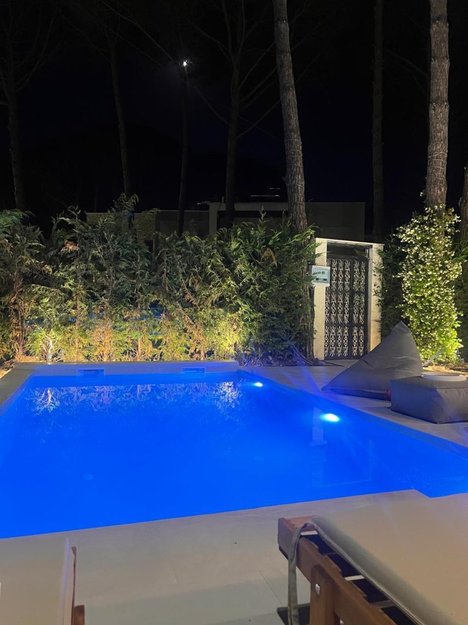 Gjiri Lalezit Swimming Pool Villa