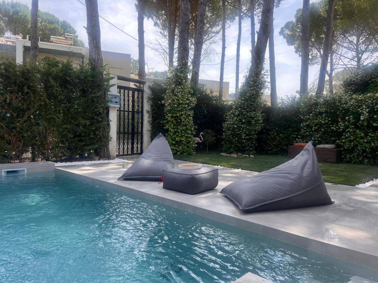 Villa Gjiri Lalezit Swimming Pool *